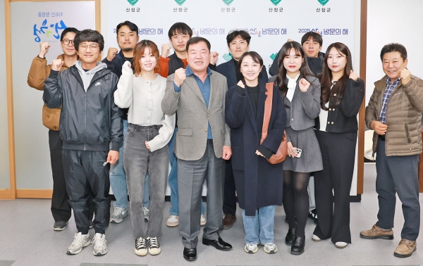 산청군은 이승화 군수와 산청군4H-연합회가 지난 26일 군수실에서 간담회를 가졌다고 27일 밝혔다.